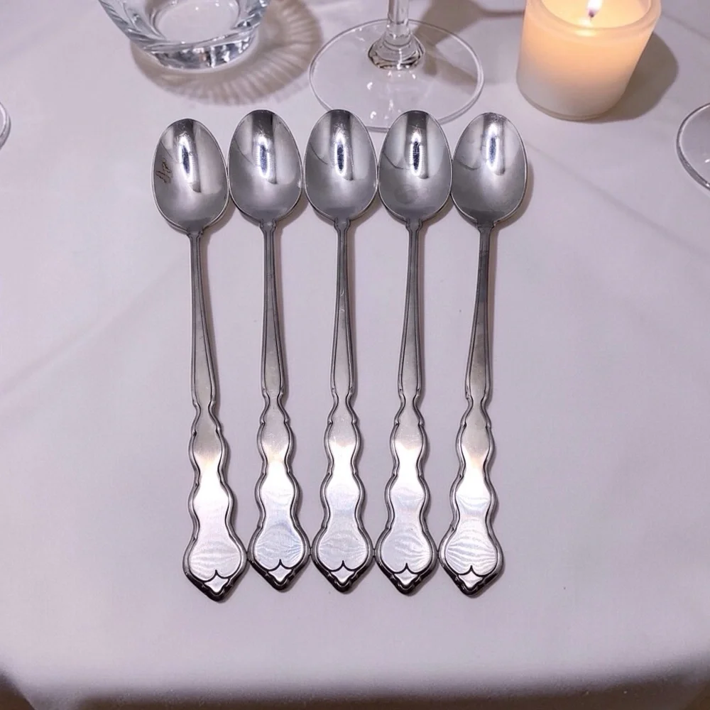 Oneida Valerie Iced Tea Spoons Set of 5 Distinction Deluxe Stainless USA 7.5”.